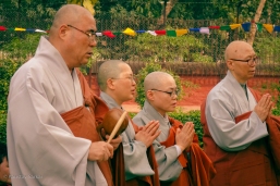 monks paryer sarntah varanasi buddhist tradition culture