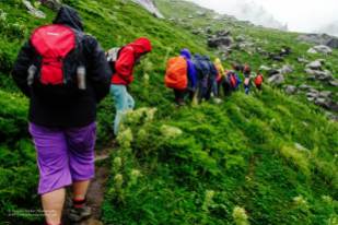 Hampta Pass Trek- Trekkers on route to Balu ka Ghera